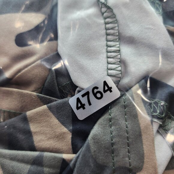 Womans ForeTond  Green Tan Black Camo Tank Top Racer Back Polyester Stretch XL - Picture 8 of 8